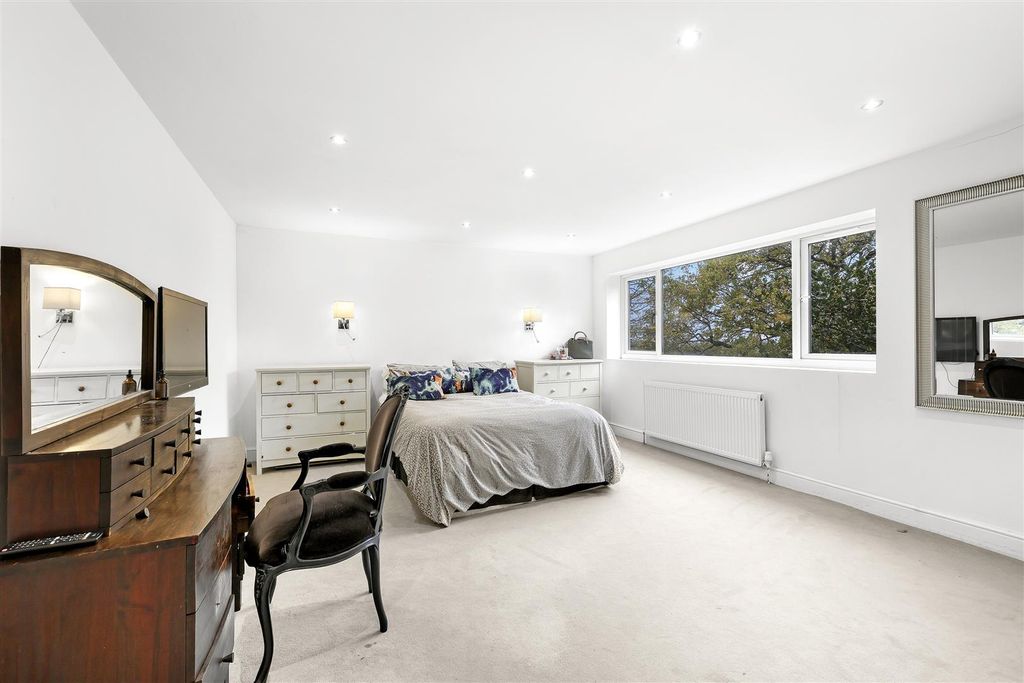 Additional image 18 of 5 bed semi-detached house for saleArdmore Lane, Buckhurst Hill IG9