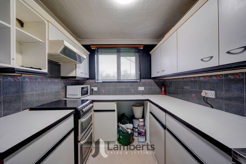 Additional image 5 of 2 bed flat for saleRidgeway Close, Studley B80