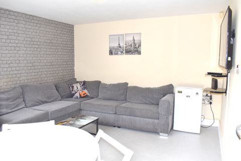 Mornington Crescent, Fallowfield, Manchester M14