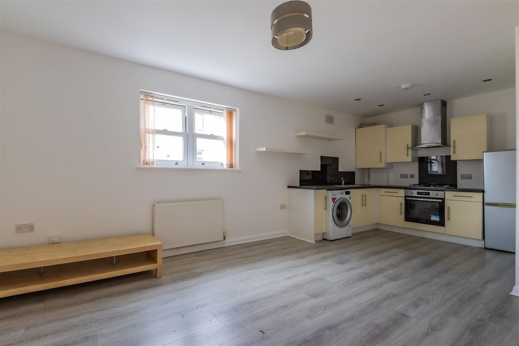 Additional image 4 of 2 bed flat for saleCathedral Road, Pontcanna, Cardiff CF11