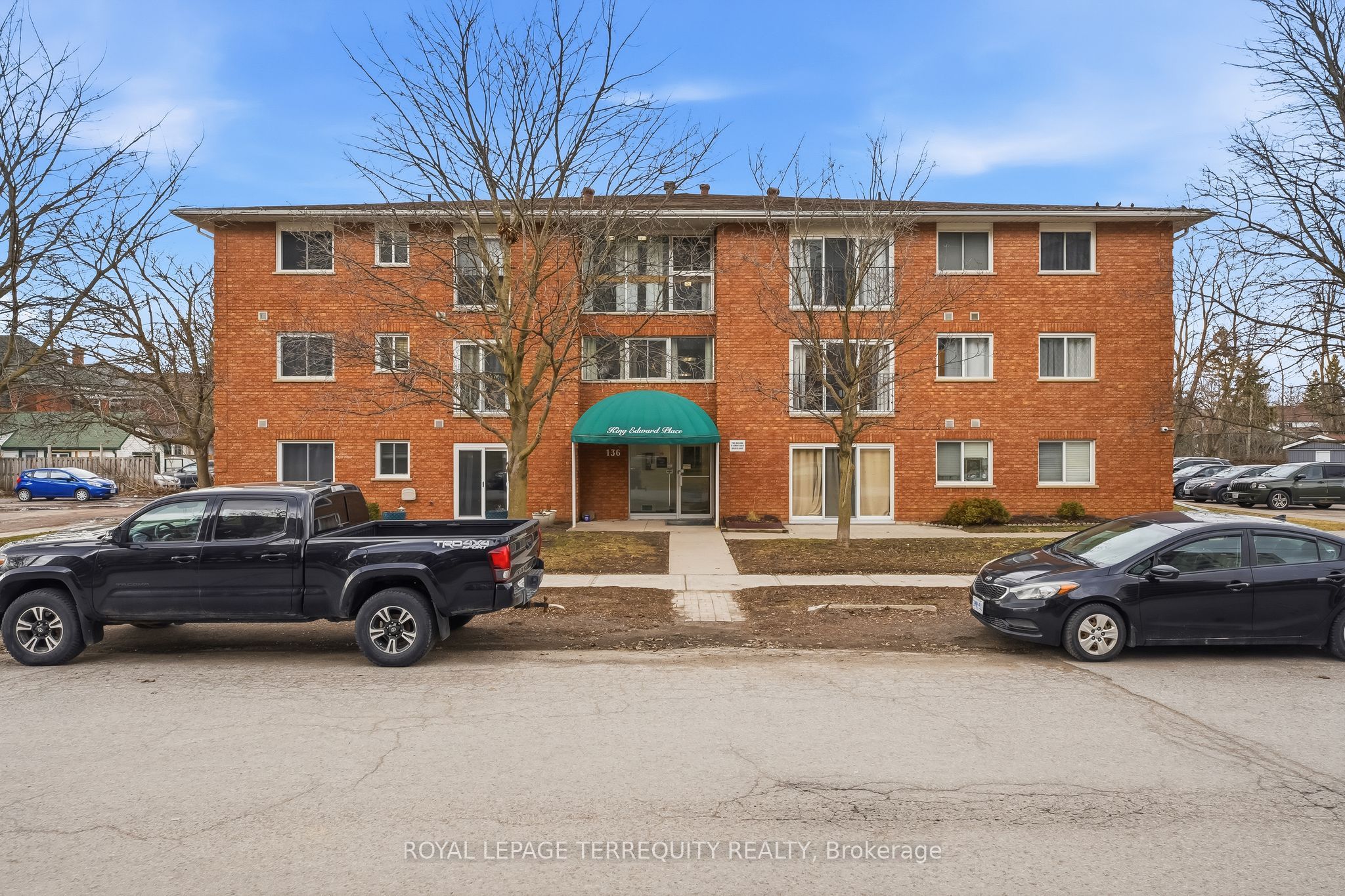 307-136 Ware Street N, Peterborough, ON, K9J 2B8