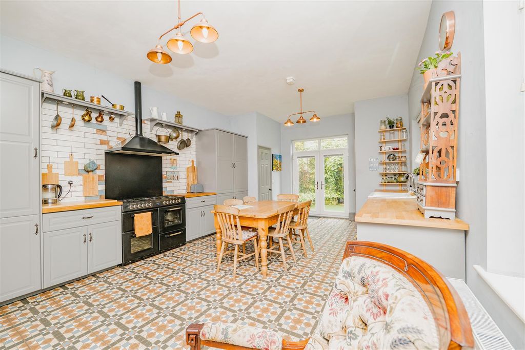 Additional image 13 of 5 bed semi-detached house for saleThe Parade, Barry CF62