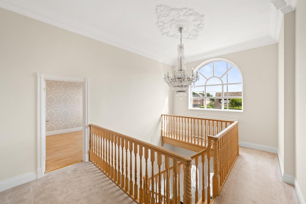 Additional image 11 of 4 bed detached house for saleNoak Hill Road, Billericay CM12