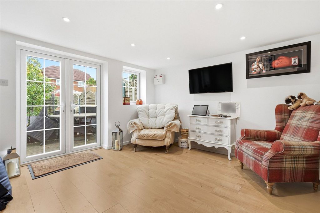 Additional image 5 of 3 bed semi-detached house for saleSouthend Road, Billericay CM11