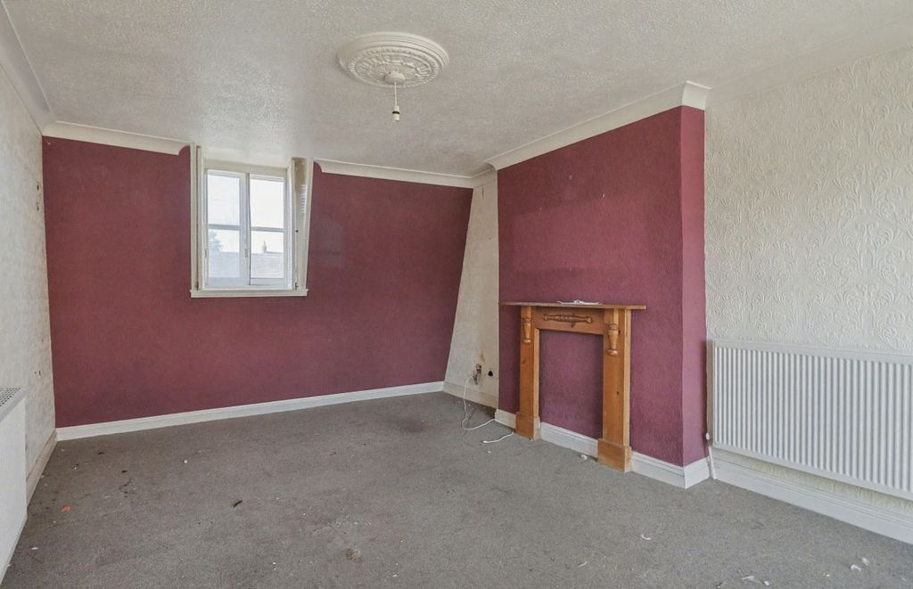 Additional image 3 of 3 bed flat for saleFlat 6 Blandford House, 47 East Street, Blandford Forum, Dorset DT11