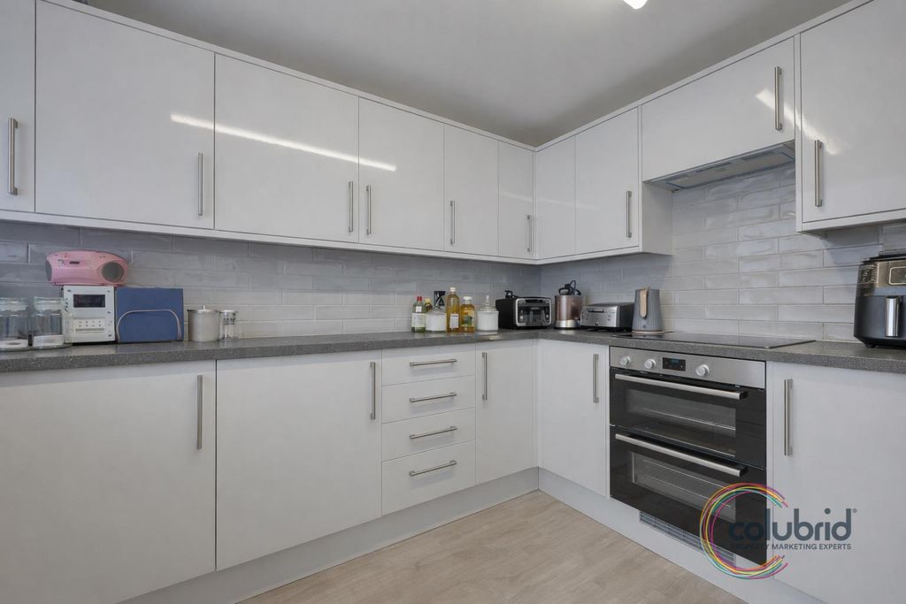 Additional image 2 of 4 bed maisonette for saleSouthwark Path, Basildon SS14