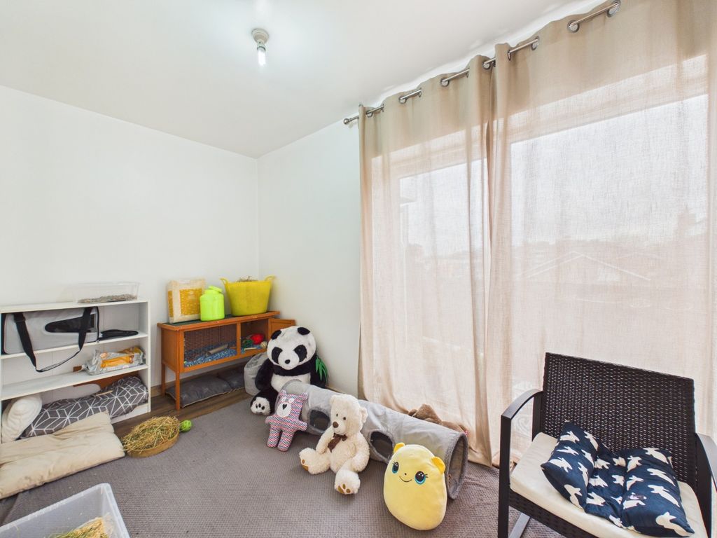 Additional image 7 of 3 bed flat for saleGoodwin Parade, Hull HU3