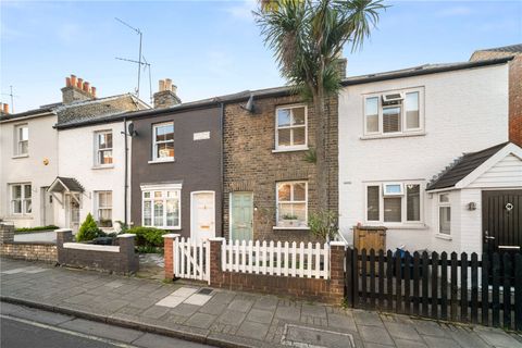 Derby Road, London SW14