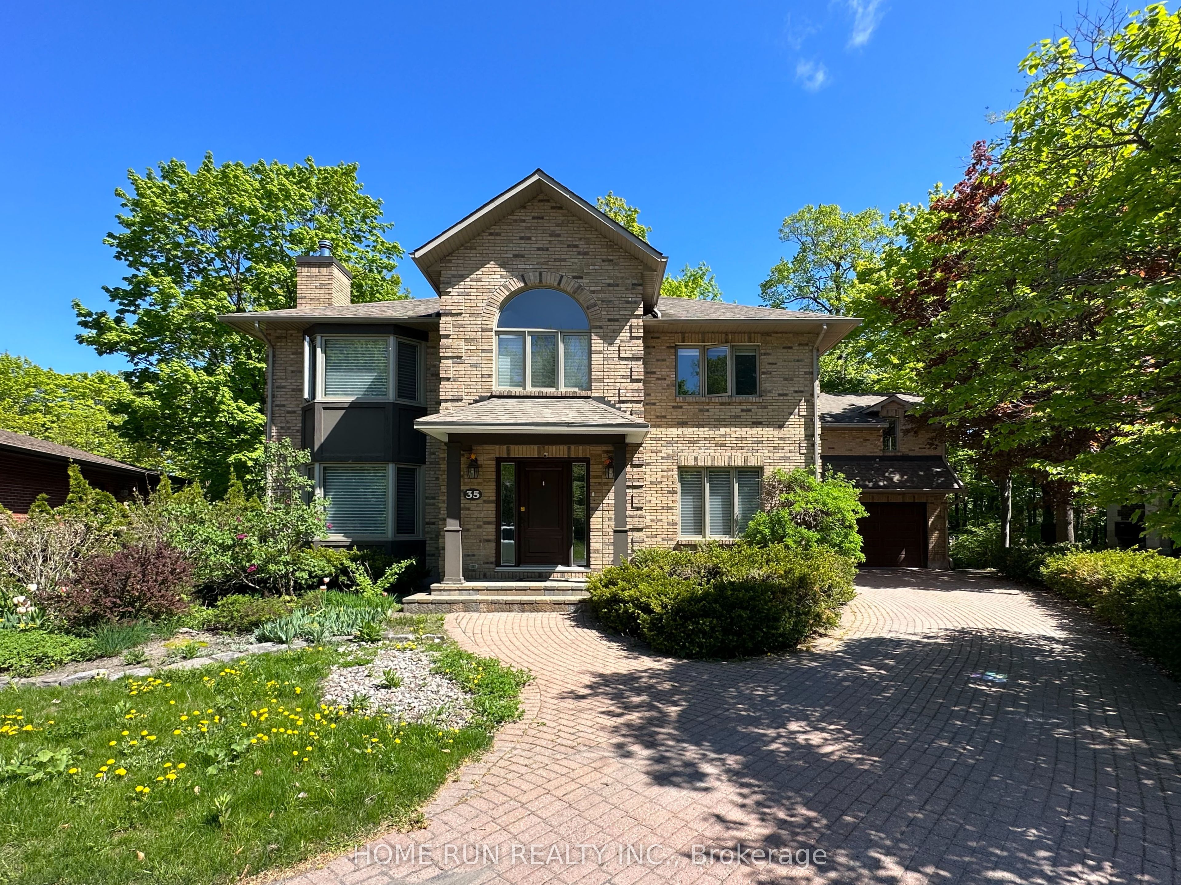 35 Blue Heron Court, Ottawa, ON, K1L 8J7