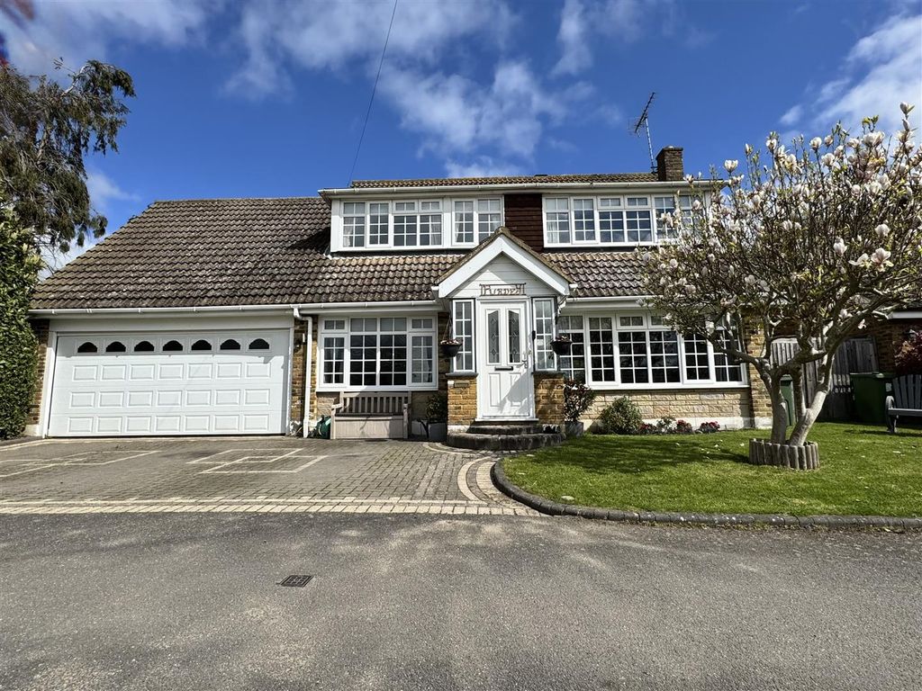 4 bed detached house for salePlovers Barron, Wyatts Green, Brentwood CM15