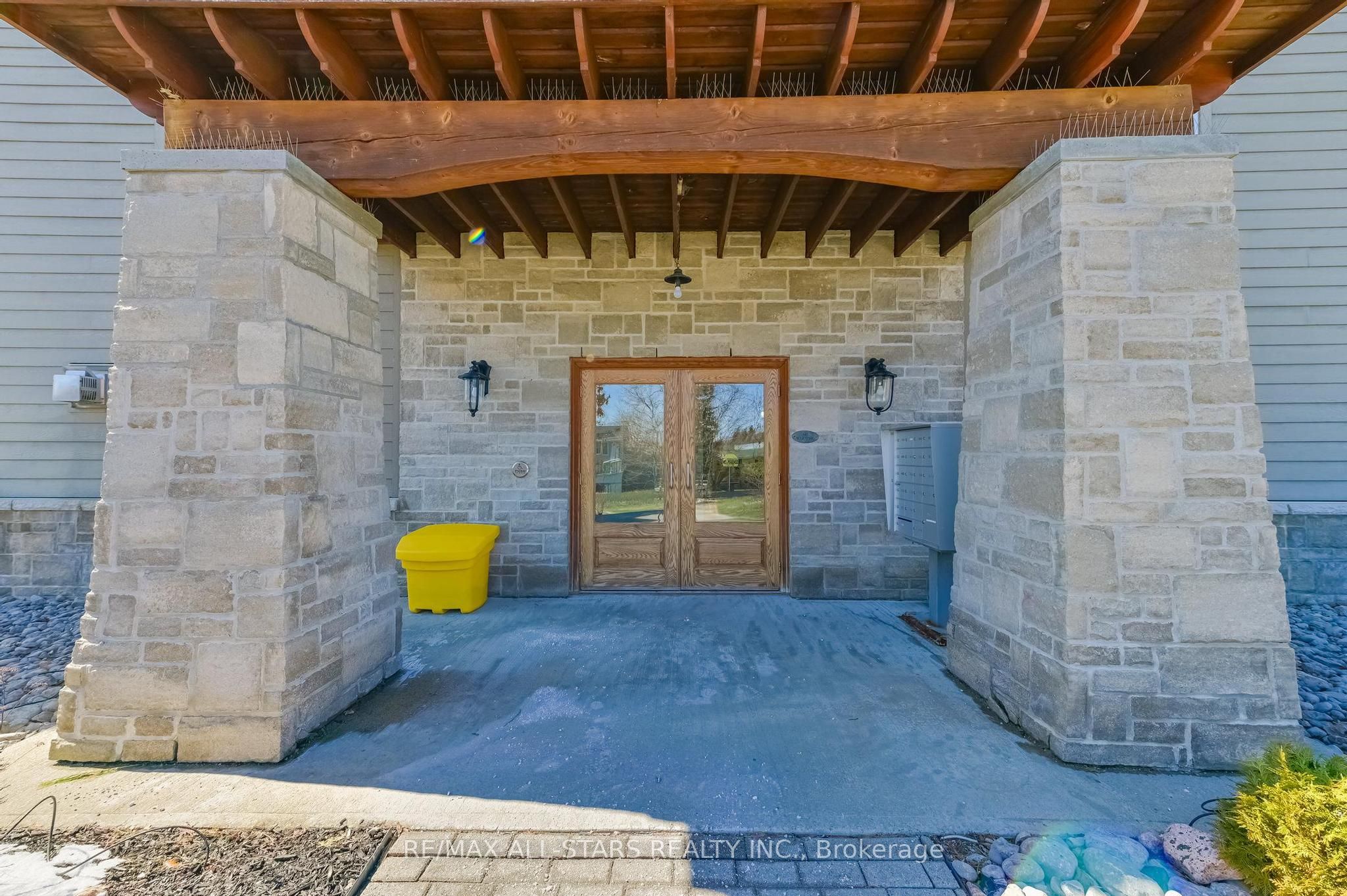Additional image 3 of 201-94 Francis Street W, Kawartha Lakes, ON, K0M 1N0
