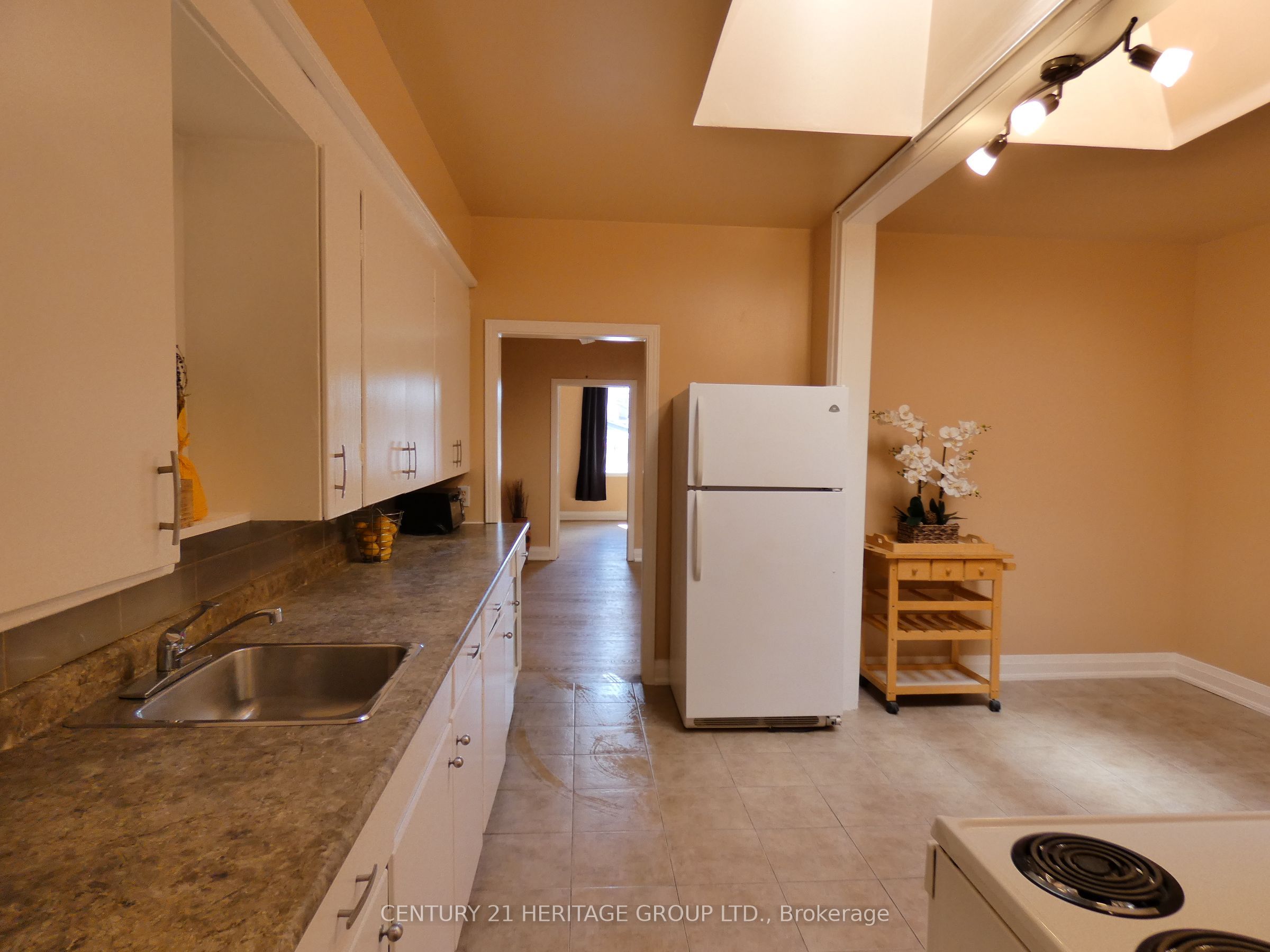 Additional image 6 of 1-201 Main Street S, Newmarket, ON, L3Y 5Y1