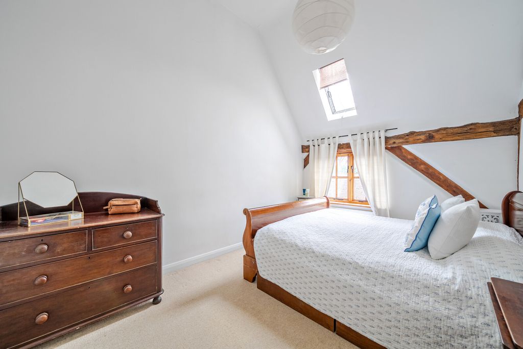 Additional image 17 of 3 bed semi-detached house for saleHatch Farm Mews, Addlestone KT15