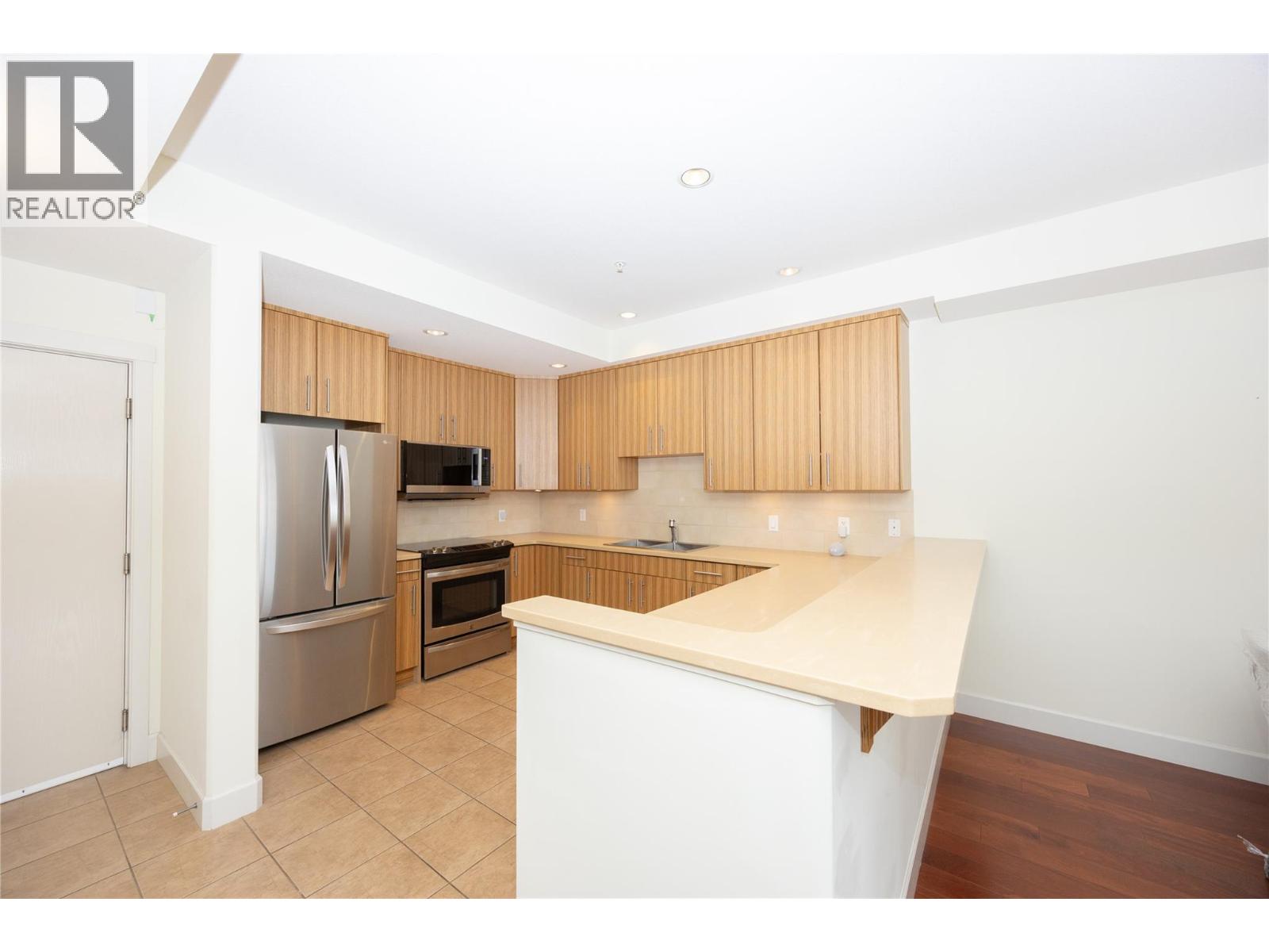 Additional image 4 of 307-457 West Avenue, Kelowna, BC, V1Y4Z3