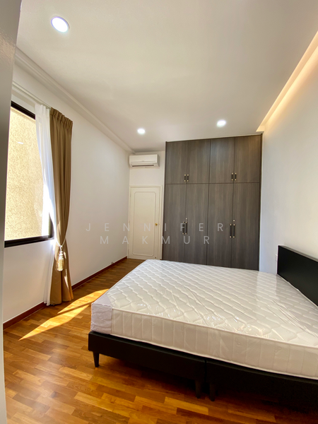 15 Leonie Hill Road photo 2