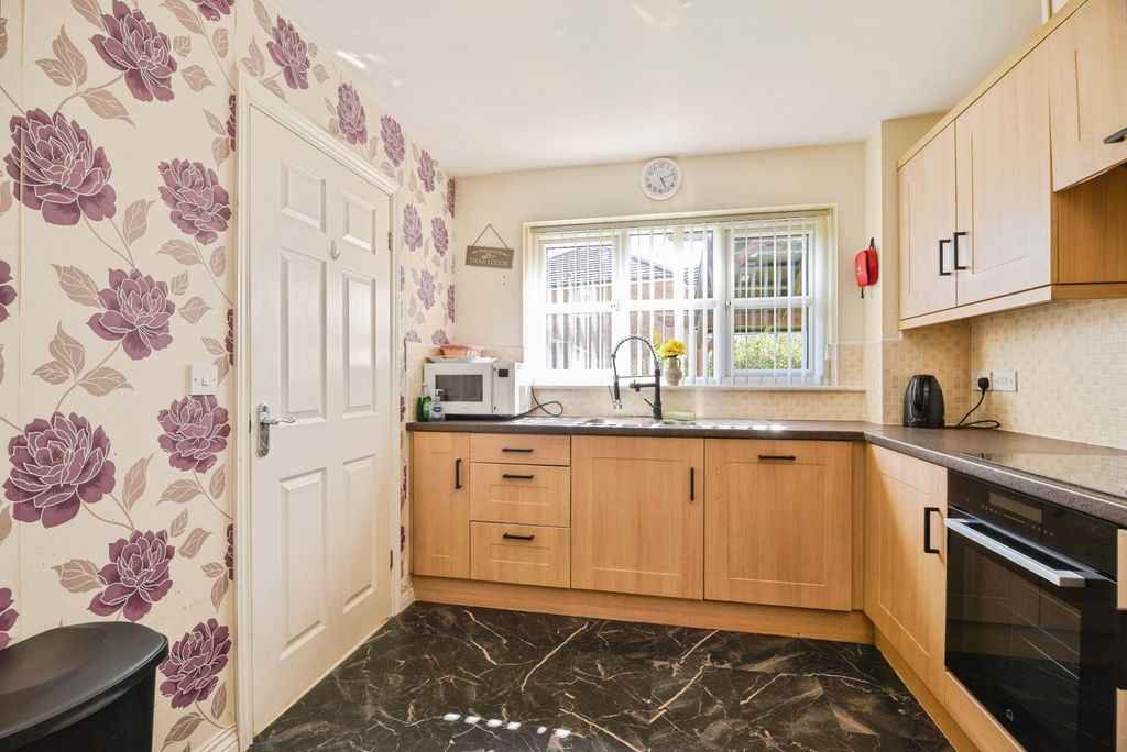 4 bed detached house for saleThe Ridings, Middlesbrough, North Yorkshire TS4 photo 4