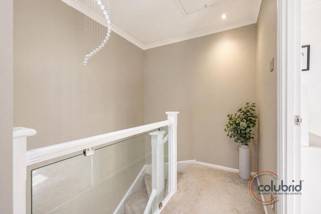 Additional image 7 of 2 bed end terrace house for salePound Lane Central, Steeple View SS15