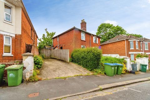 Sandhurst Road, Southampton, Hampshire SO15