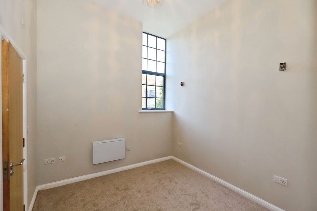 Additional image 6 of 2 bed flat for saleCastle Road, Kidderminster, Worcestershire DY11