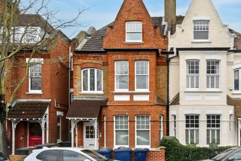 Fairlawn Avenue, London W4