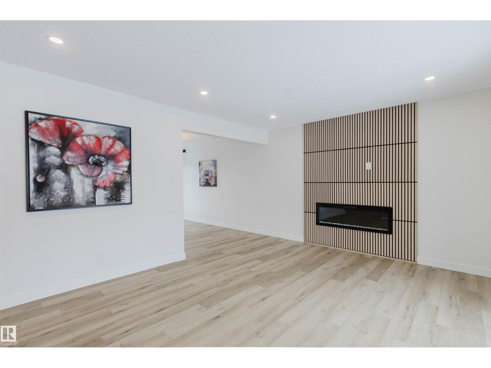 11528 42 Avenue NW, Edmonton, AB, T6J0W5
