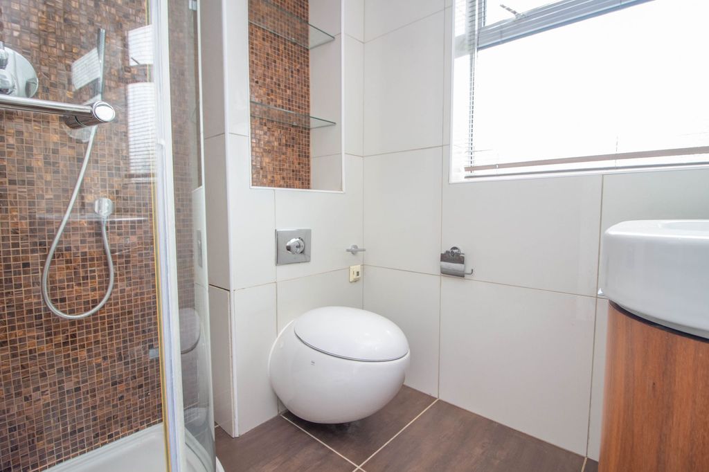 Additional image 6 of 4 bed link detached house for saleFoxleys, Carpenders Park, Watford WD19