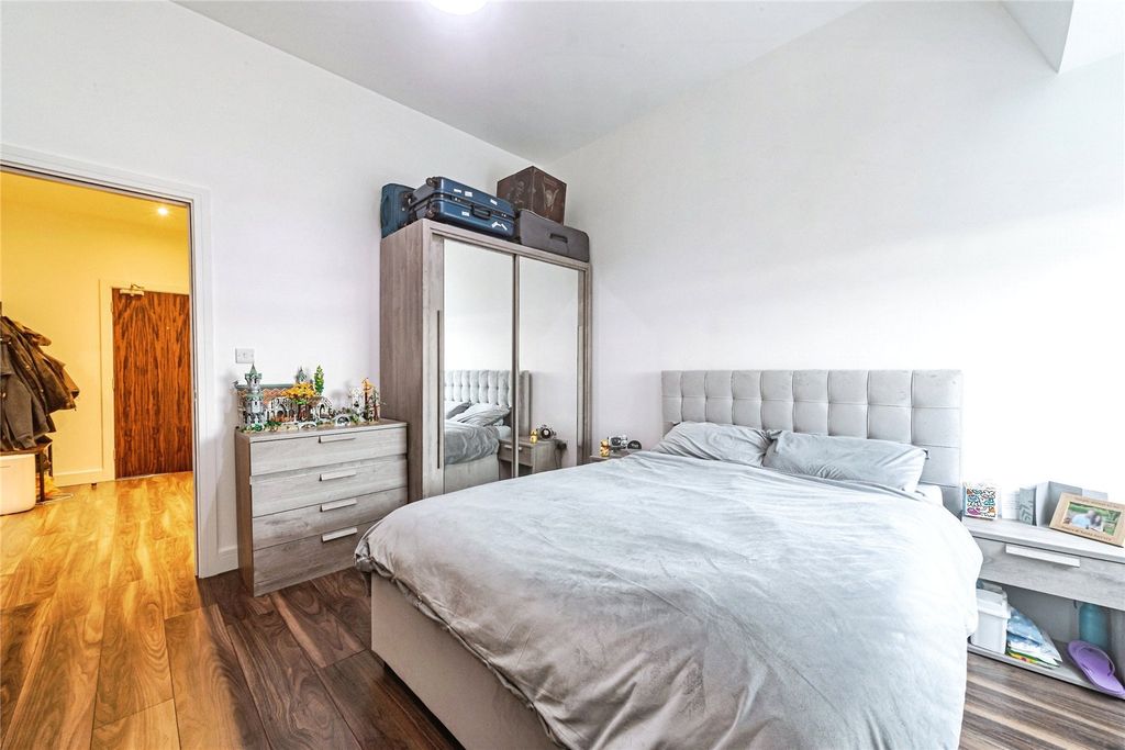 Additional image 15 of 2 bed flat for saleLittle Victoria Street, Basingstoke, Hampshire RG21