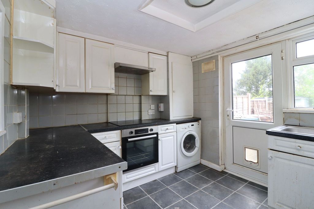 Additional image 4 of 2 bed flat for saleSmith Road, Chatham ME5