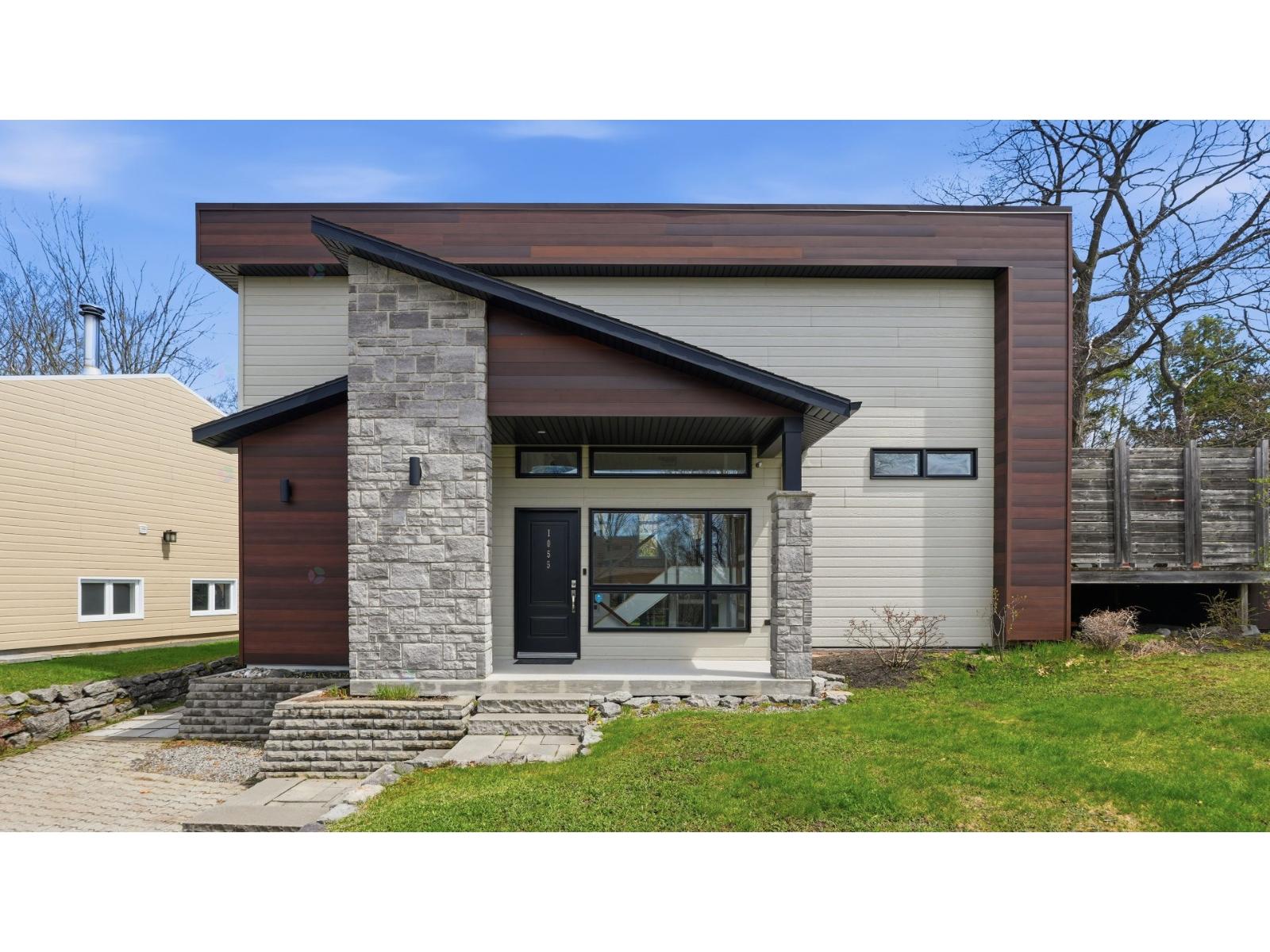 1055 Rue Joséphine-Fouquet