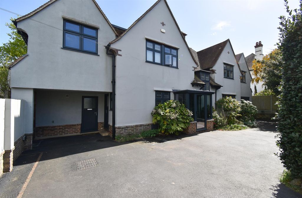 Additional image 39 of 6 bed detached house for saleSutherland Avenue, Bexhill-On-Sea TN39