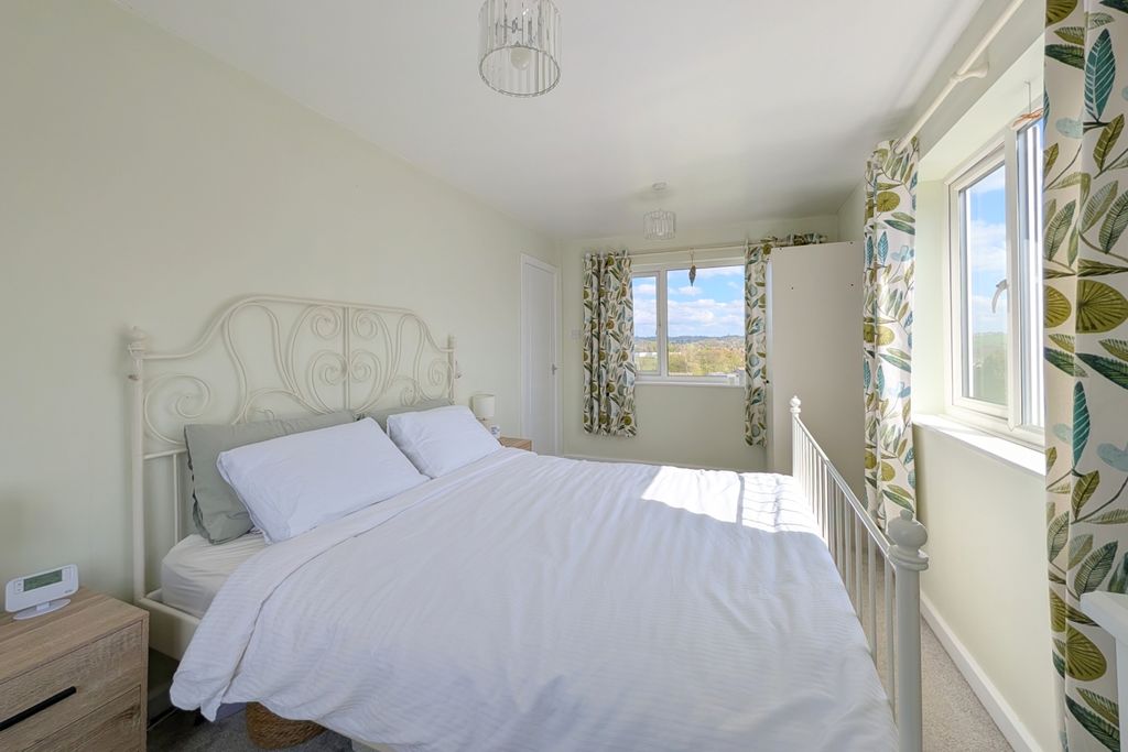 Additional image 17 of 4 bed terraced house for saleLaverock Lane, Brighouse, West Yorkshire HD6