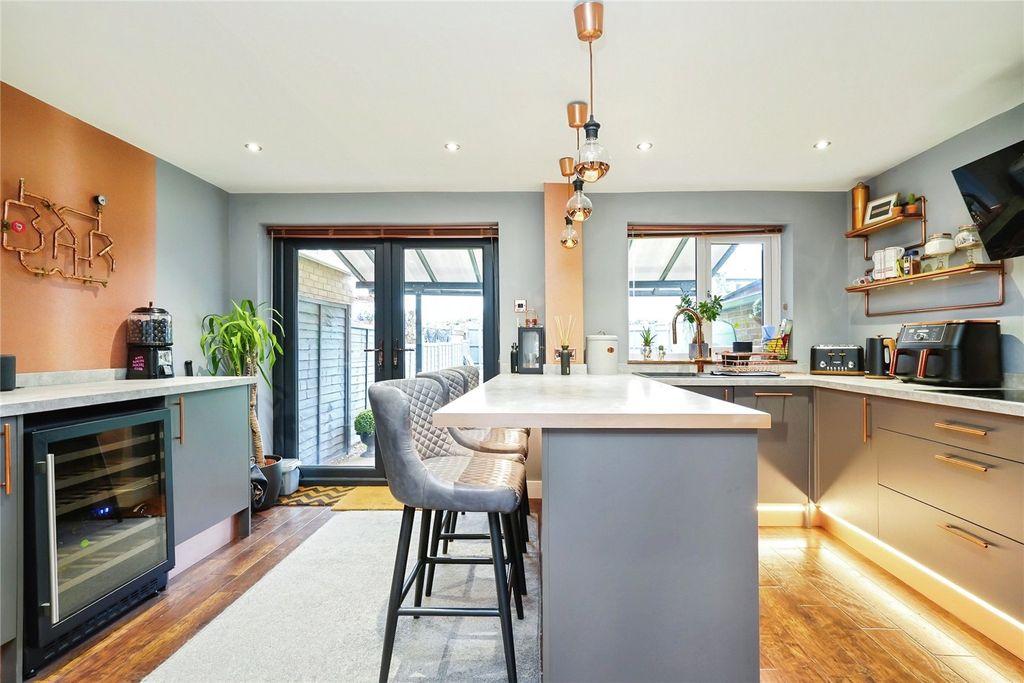 Additional image 7 of 3 bed semi-detached house for saleChichester Close, Bicester, Oxfordshire OX26