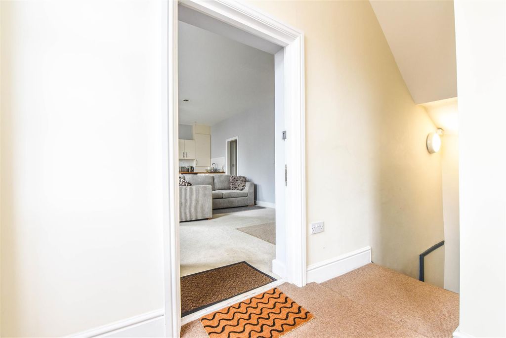 Additional image 10 of 1 bed flat for saleMarybrook Street, Berkeley GL13