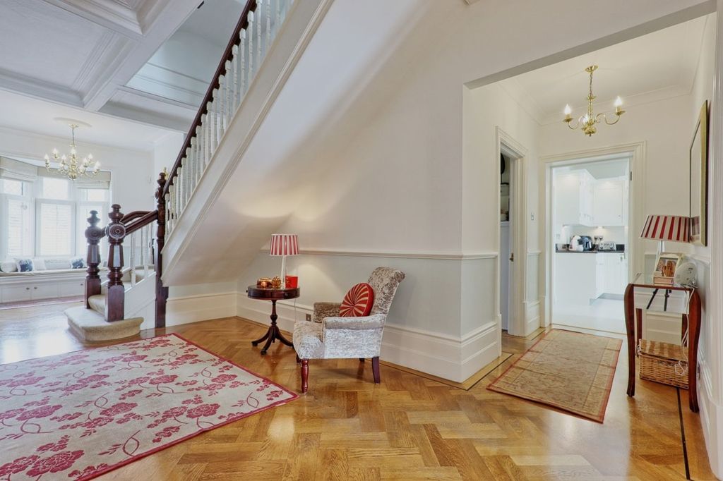 Additional image 17 of 5 bed detached house for saleBurntwood Avenue, Emerson Park, Hornchurch RM11
