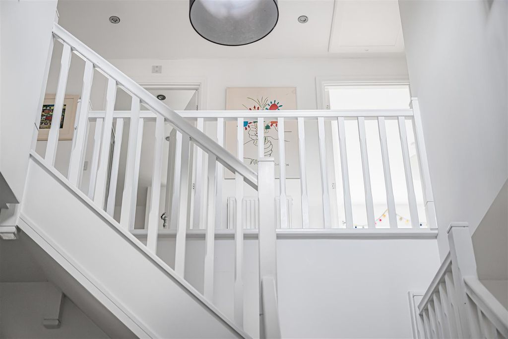 Additional image 26 of 5 bed property for saleLander Close, Chesterton, Bicester OX26