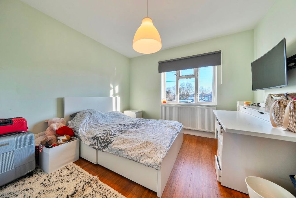 Additional image 6 of 3 bed end terrace house for saleDagenham Road, Romford RM7