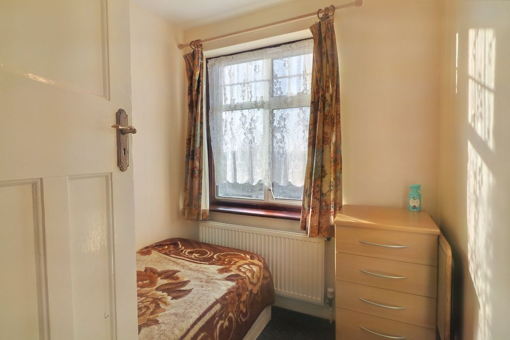 Additional image 12 of 5 bed semi-detached house for saleBuck Lane, London NW9
