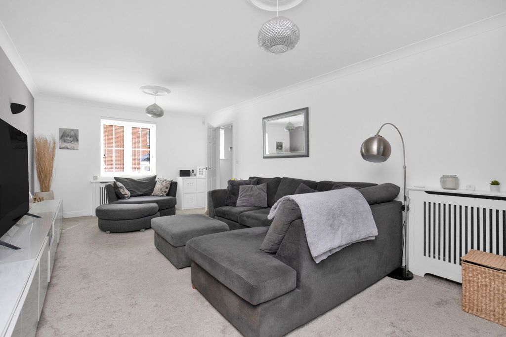 Additional image 12 of 5 bed detached house for saleConnaught Way, Alton GU34