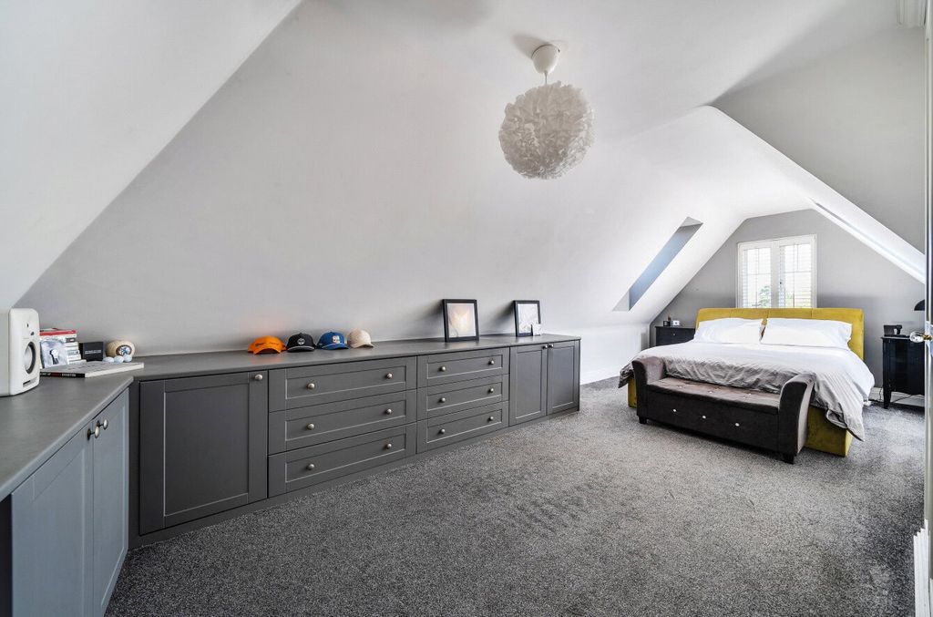 Additional image 4 of 2 bed flat for saleMagnolia Drive, Banstead, Surrey SM7