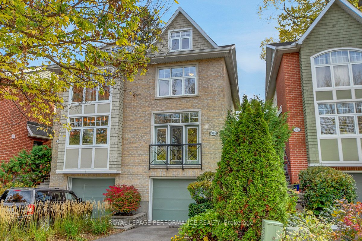 318 Iona Street, Ottawa, ON, K1Z 7B9