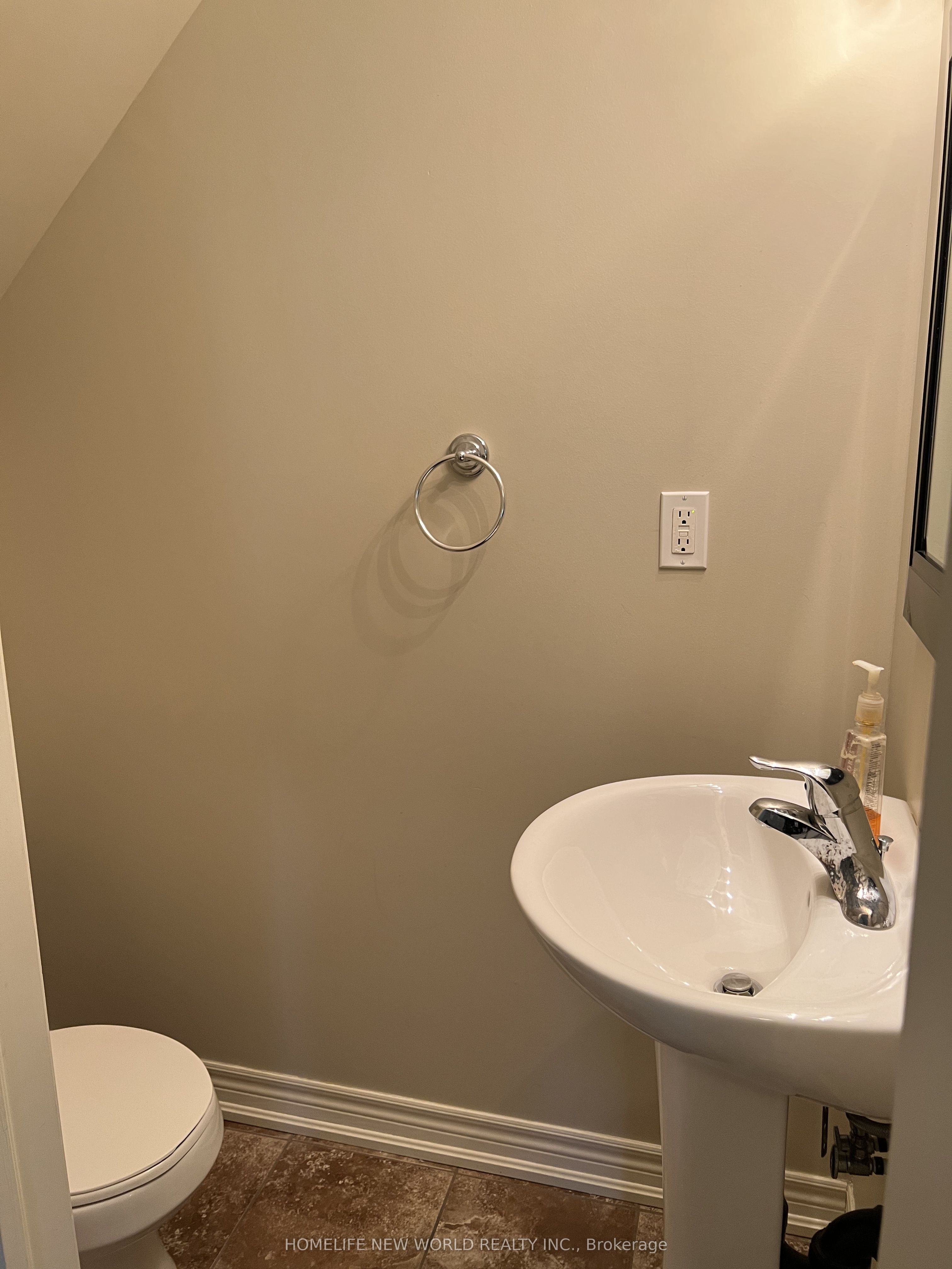 Additional image 2 of 216B Finch Avenue W, Toronto, ON, M2R 1M5