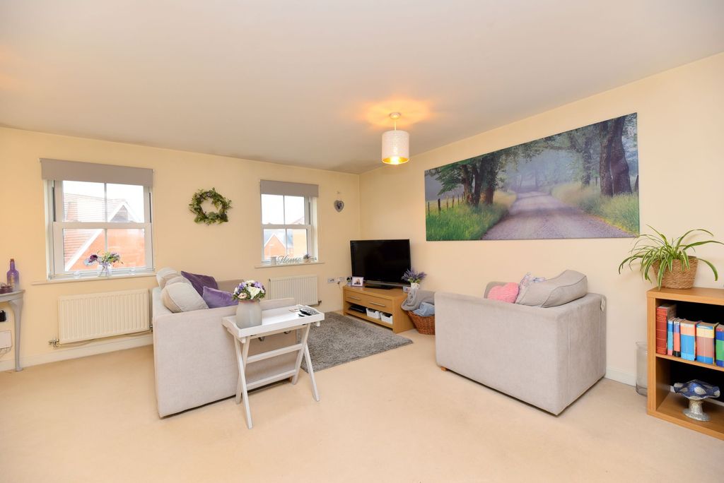 Additional image 8 of 2 bed flat for saleSanger Avenue, Biggleswade SG18