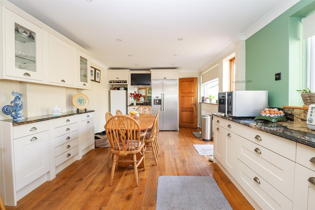 Additional image 10 of 4 bed detached house for saleSouth Cliff Avenue, Bexhill-On-Sea TN39
