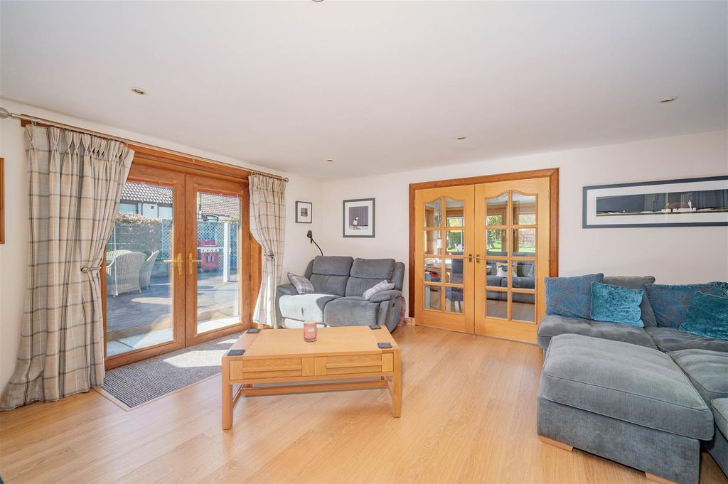 Additional image 2 of 4 bed detached bungalow for saleRedroofs, Balgavies, Forfar DD8