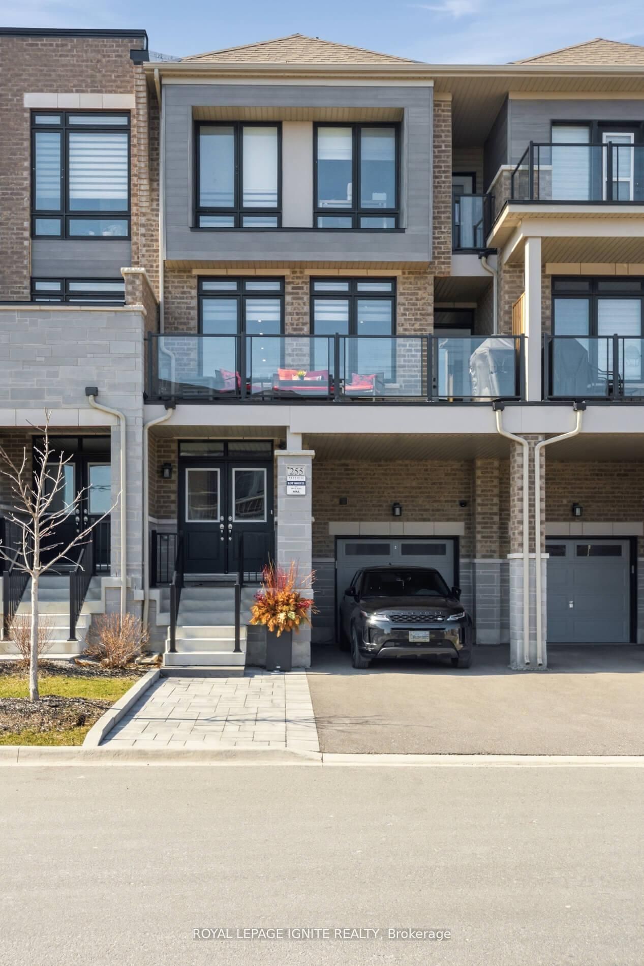 255 Moody Drive, Vaughan, ON, L4H 5G2