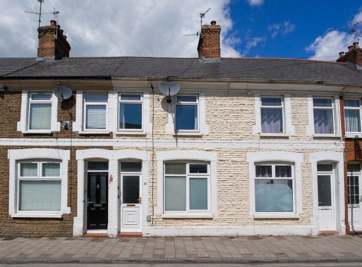 3 bed terraced house for saleTreharris Street, Cardiff CF24