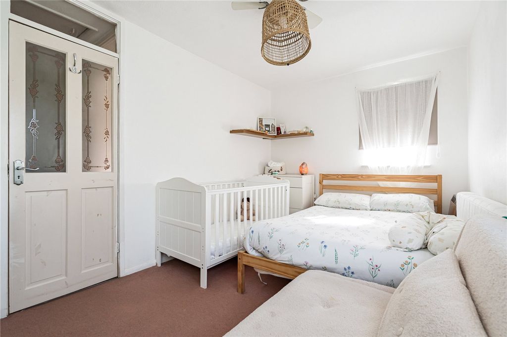 Additional image 4 of 1 bed end terrace house for saleNethercote Avenue, Woking, Surrey GU21