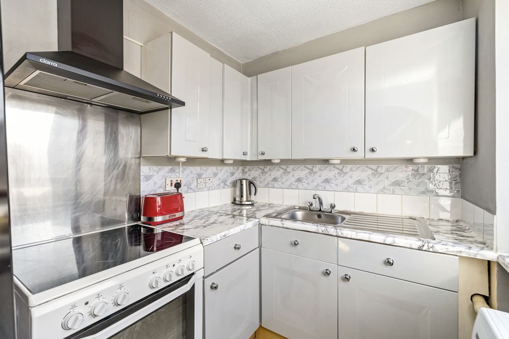 Additional image 6 of 2 bed flat for sale45/6 Double Hedges Park, Liberton, Edinburgh EH16