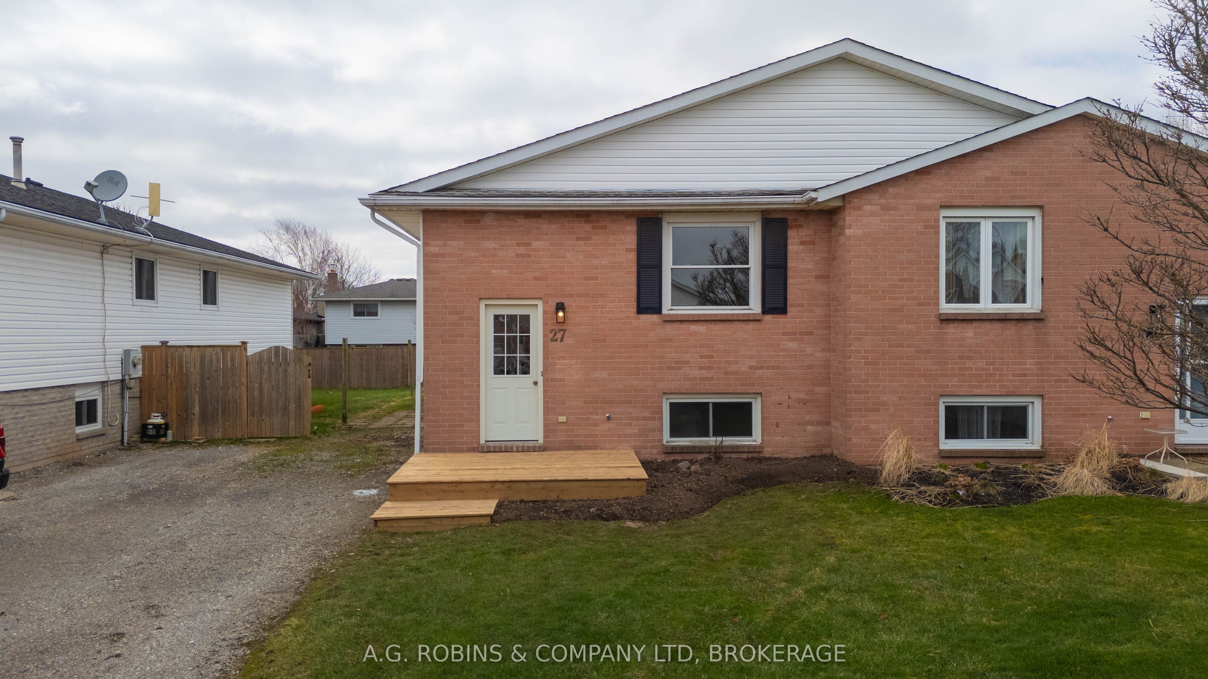 Additional image 2 of 27 Briarsdale Crescent, Welland, ON, L3C 6R8