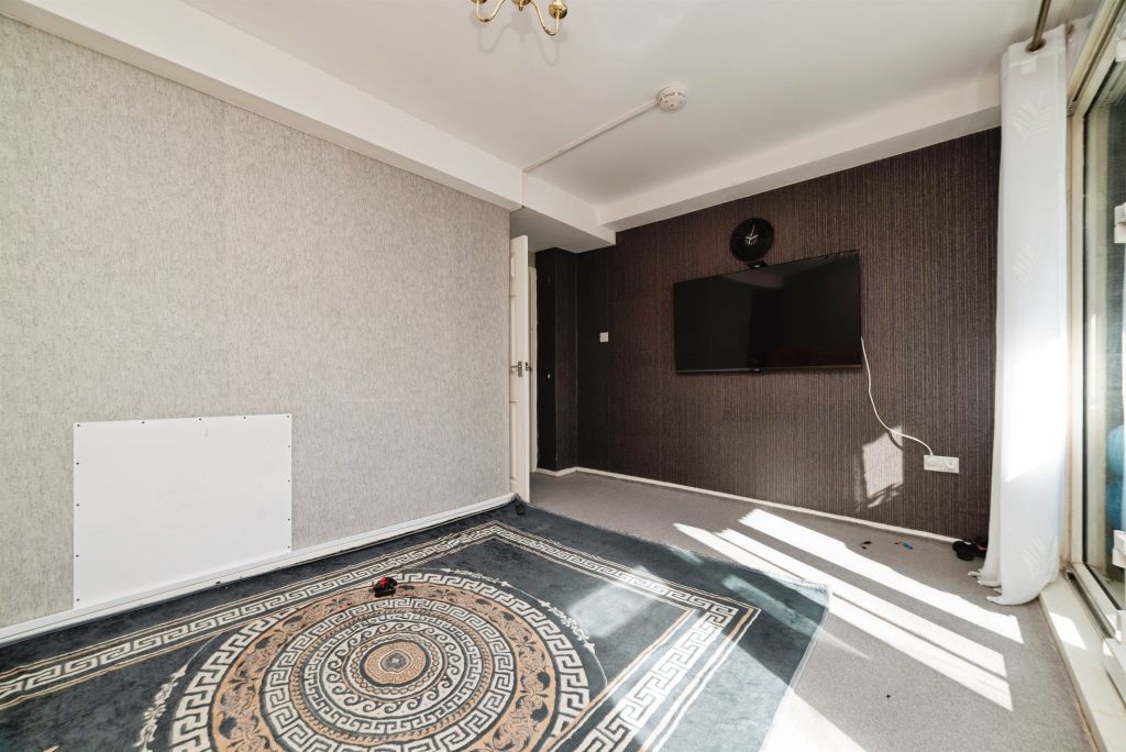 Additional image 4 of 3 bed flat for salePorter Street, Hull HU1
